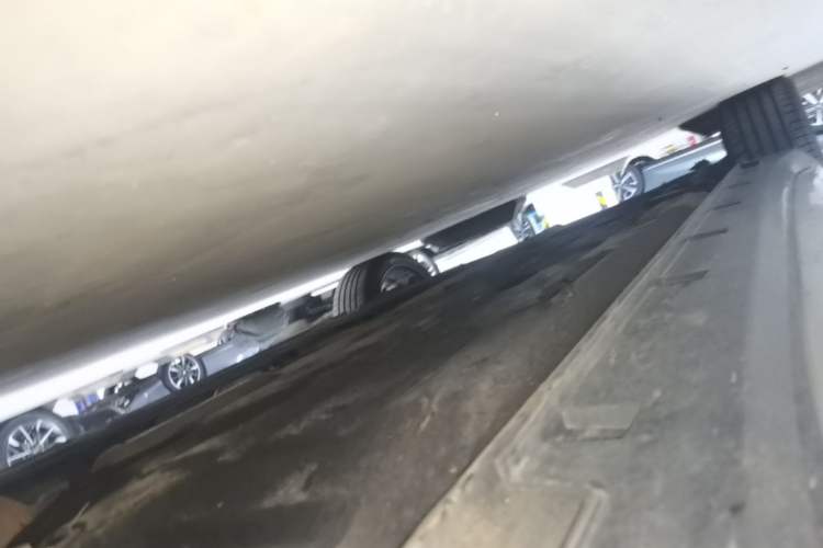 Used Geely Auto Preface 2021 Revised Version 2.0TD Luxury Edition Right Side Sill