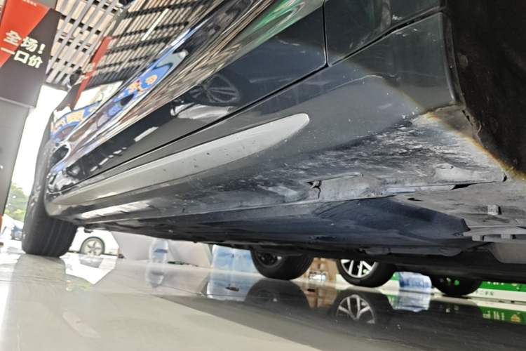 Used Geely Auto Preface 2021 Revised Version 2.0TD Luxury Edition Right Side Sill