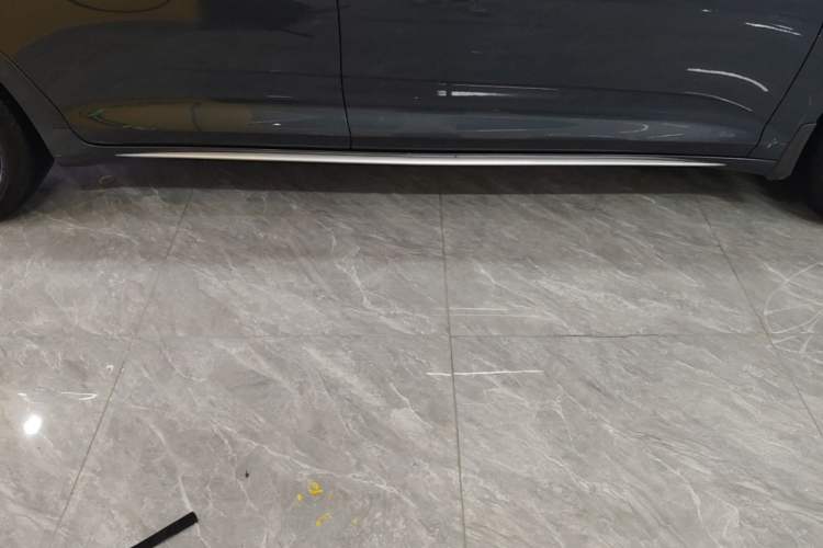 Used Geely Auto Preface 2021 2.0TD Luxury Version Right Side Sill