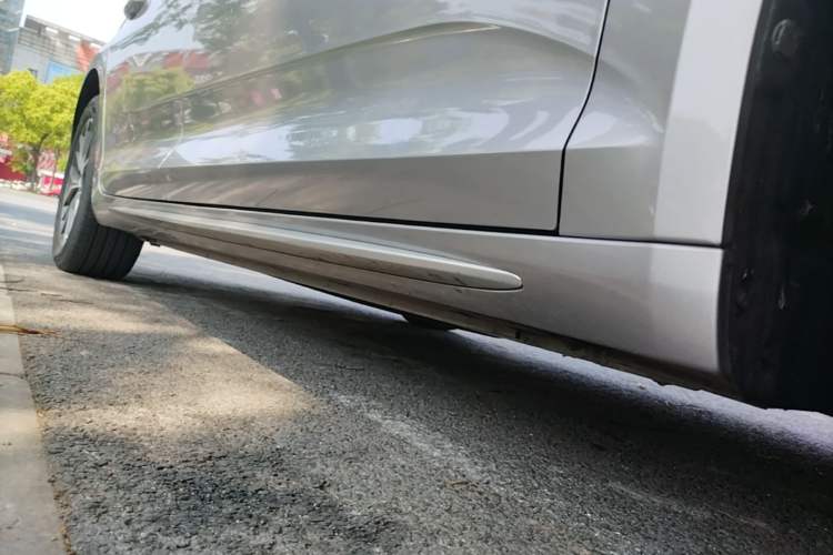 Used Geely Auto Preface 2021 2.0TD Luxury Version Right Side Sill