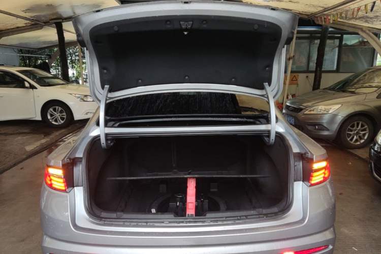Used Geely Auto Preface 2021 Revised Version 2.0TD Luxury Edition Trunk
