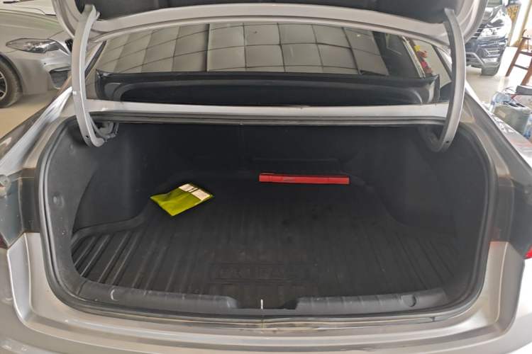 Used Geely Auto Preface 2021 Revised Version 2.0TD Luxury Edition Trunk