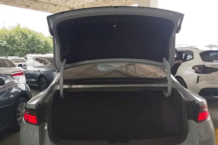 Used Geely Auto Preface 2021 2.0TD Luxury Version Trunk