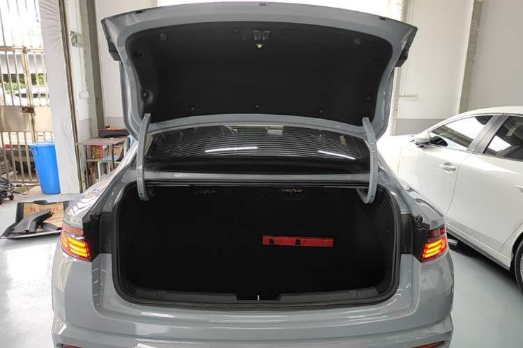 Used Geely Auto Preface 2021 2.0TD Space-Time Edition Hao Yue Trunk