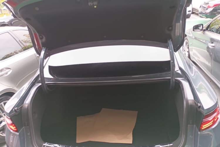 Used Geely Auto Preface 2021 Revised Version 2.0TD Luxury Edition Trunk