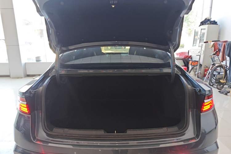 Used Geely Auto Preface 2021 Revised Version 2.0TD Luxury Edition Trunk
