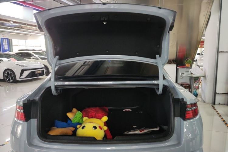 Used Geely Auto Preface 2021 2.0TD Space-Time Edition Starry Celestial Trunk