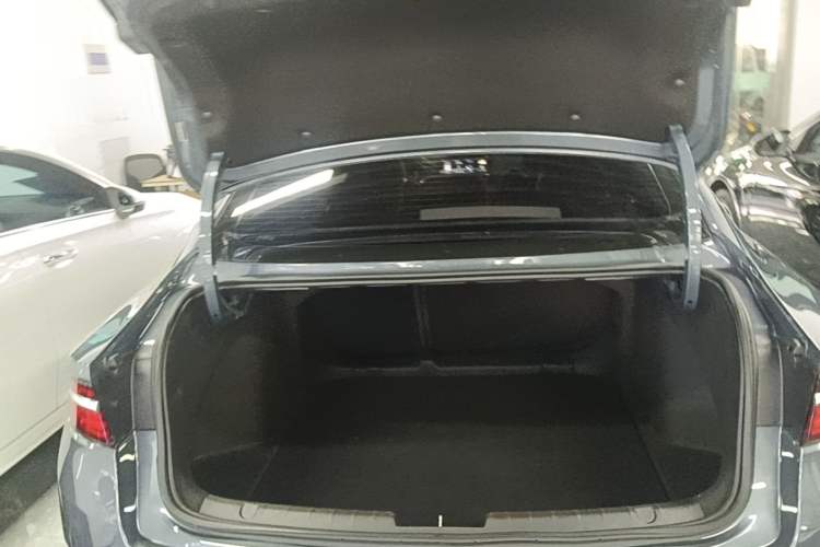 Used Geely Auto Preface 2021 2.0TD Luxury Version Trunk