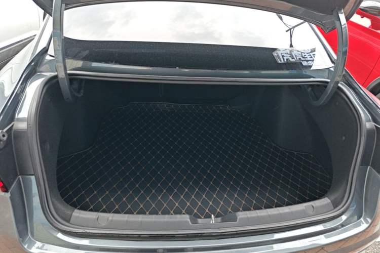 Used Geely Auto Preface 2021 Revised Version 2.0TD Luxury Edition Trunk