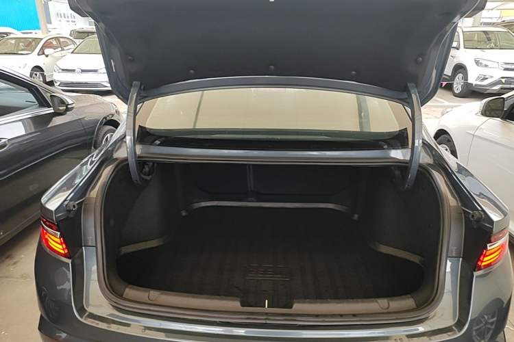 Used Geely Auto Preface 2021 2.0TD Luxury Version Trunk