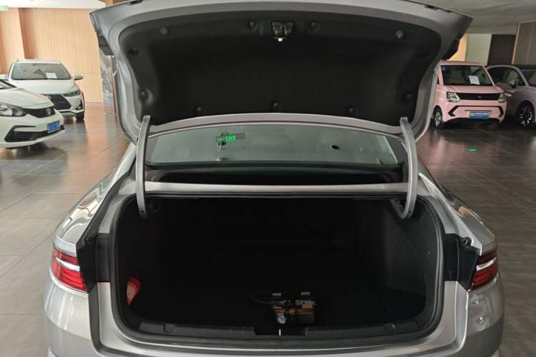 Used Geely Auto Preface 2021 2.0TD Luxury Version Trunk