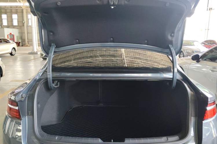 Used Geely Auto Preface 2021 2.0TD Luxury Version Trunk
