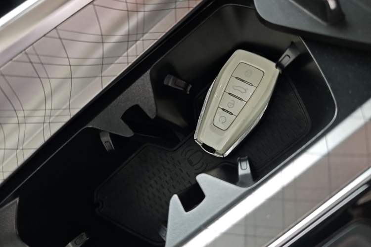 Used Geely Auto Preface 2021 2.0TD Luxury+ Version Vehicle Key