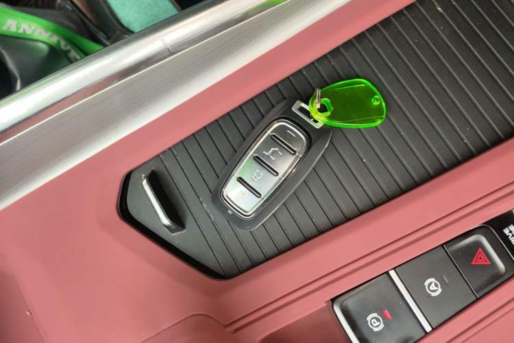 Used Geely Auto Preface 2021 Revised Version 2.0TD Luxury Edition Vehicle Key