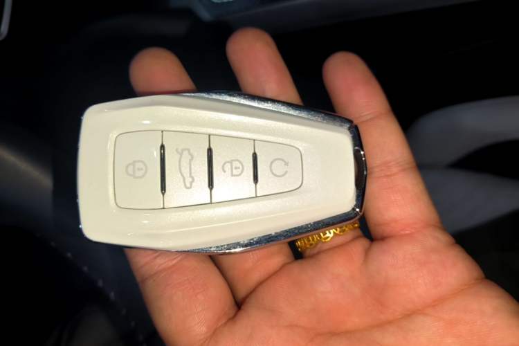 Used Geely Auto Preface 2021 Revised Version 2.0TD Luxury Edition Vehicle Key