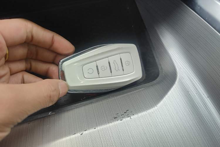 Used Geely Auto Preface 2021 Revised Version 2.0TD Luxury Edition Vehicle Key