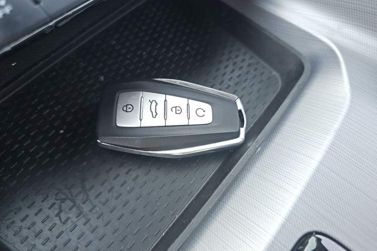Used Geely Auto Preface 2021 Revised Version 2.0TD Luxury Edition Vehicle Key