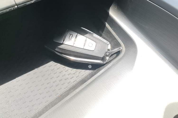 Used Geely Auto Preface 2021 Revised Version 2.0TD Luxury Edition Vehicle Key
