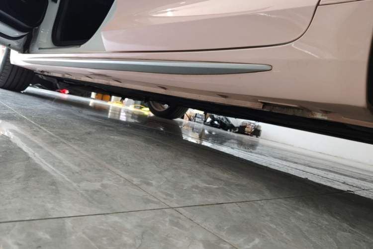 Used Geely Auto Preface 2021 2.0TD Luxury Version Left Side Sill