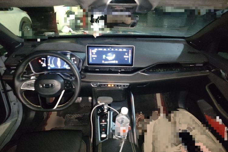 Used Geely Auto Preface 2021 2.0TD Space-Time Edition Hao Yue Center Console