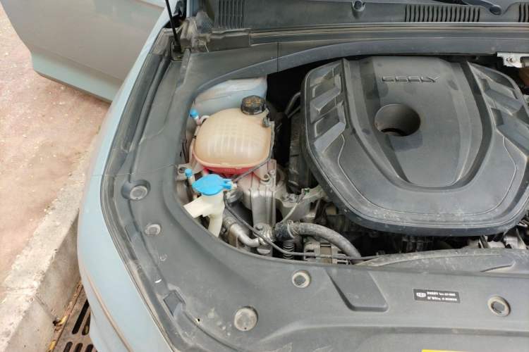 Used Geely Auto Preface 2021 2.0TD Space-Time Edition Starry Celestial Engine Bay Right