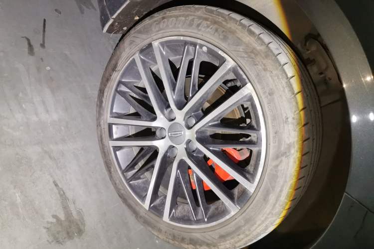 Used Geely Auto Preface 2021 Revised Version 2.0TD Luxury Edition Right Front Wheel Hub