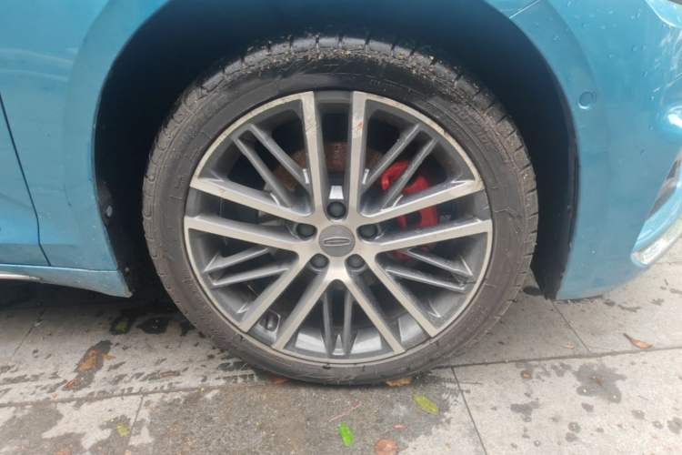 Used Geely Auto Preface 2021 Revised Version 2.0TD Luxury Edition Right Front Wheel Hub