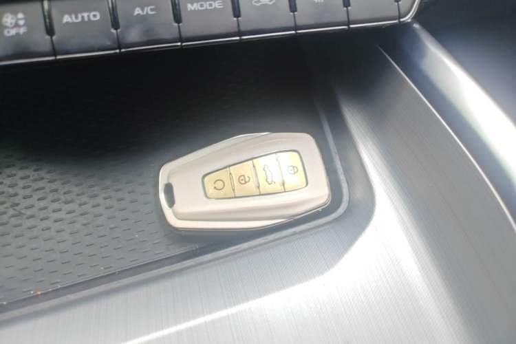 Used Geely Auto Preface 2021 Revised Version 2.0TD Luxury Edition Vehicle Key