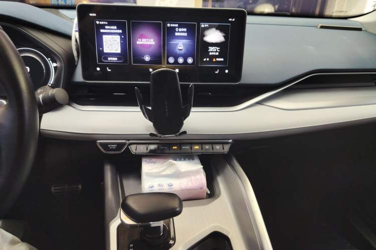 Used Geely Auto Preface 2021 Revised Version 2.0TD Luxury Edition Audio And AC Panel