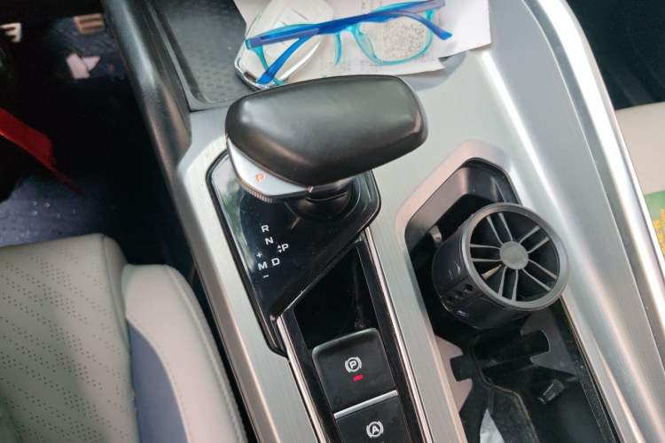 Used Geely Auto Preface 2021 Revised Version 2.0TD Luxury Edition Gear Lever
