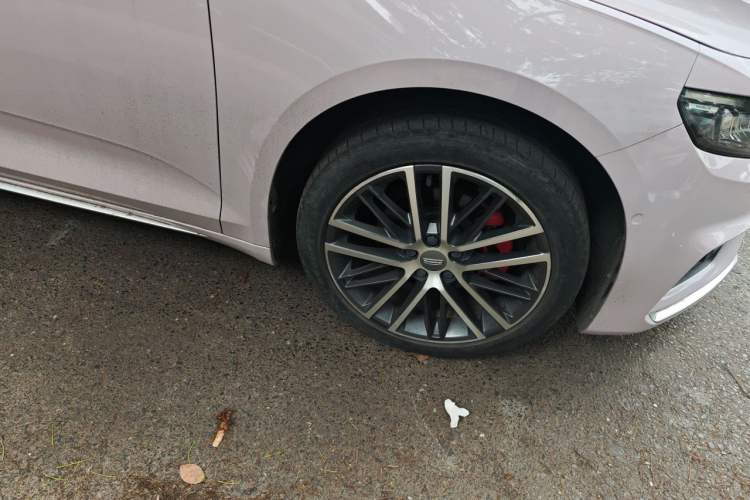 Used Geely Auto Preface 2021 Revised Version 2.0TD Luxury Edition Right Front Wheel Hub