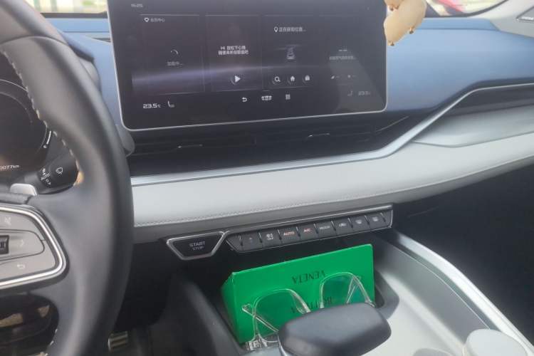 Used Geely Auto Preface 2021 Revised Version 2.0TD Luxury Edition Audio And AC Panel