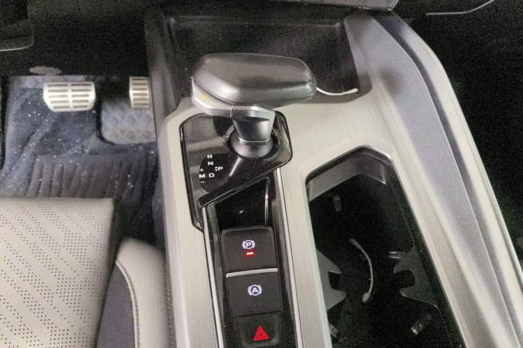 Used Geely Auto Preface 2021 2.0TD Luxury Version Gear Lever