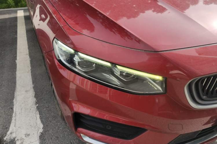 Used Geely Auto Preface 2021 2.0TD Luxury Version Right Front Headlight