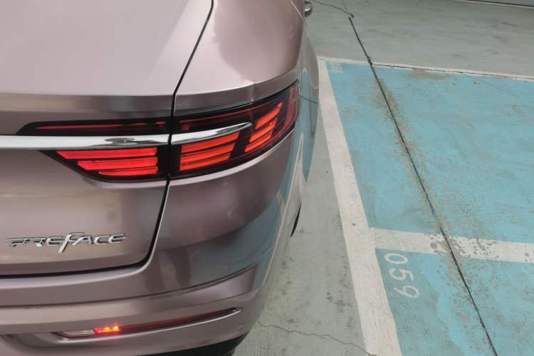 Used Geely Auto Preface 2021 Revised Version 2.0TD Luxury Edition Right Rear Taillight