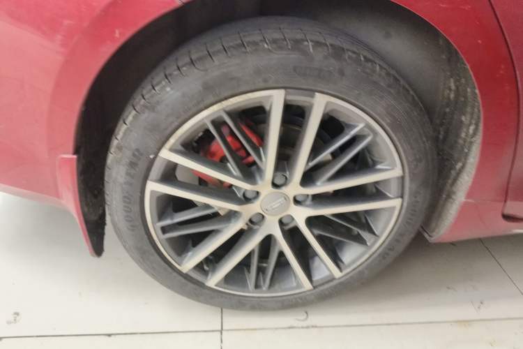 Used Geely Auto Preface 2021 2.0TD Luxury Version Right Rear Wheel Hub