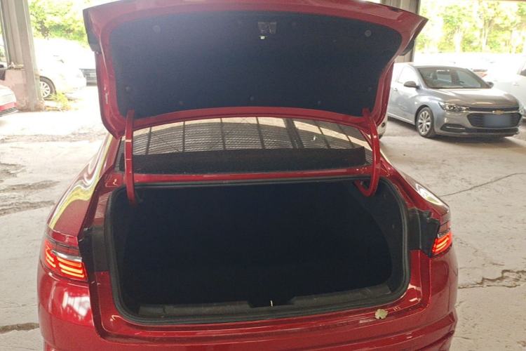 Used Geely Auto Preface 2021 2.0TD Luxury Version Trunk