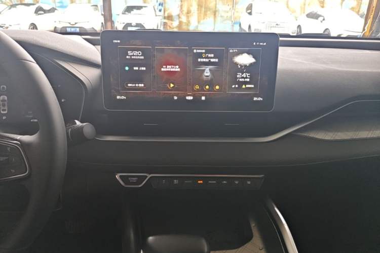 Used Geely Auto Preface 2021 2.0TD Luxury Version Audio And AC Panel