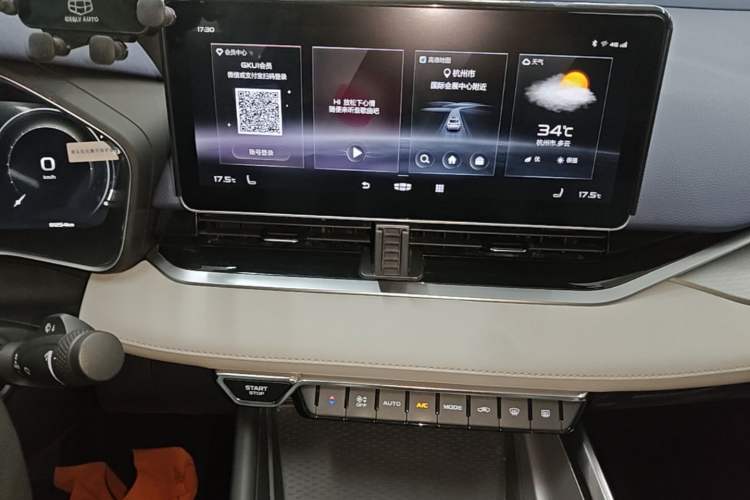 Used Geely Auto Preface 2021 Revised Version 2.0TD Luxury Edition Audio And AC Panel