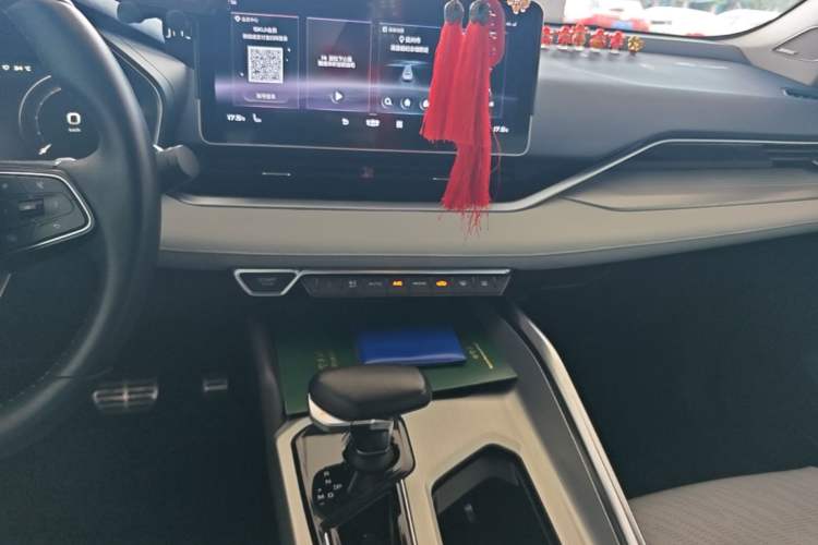Used Geely Auto Preface 2021 Revised Version 2.0TD Luxury Edition Audio And AC Panel