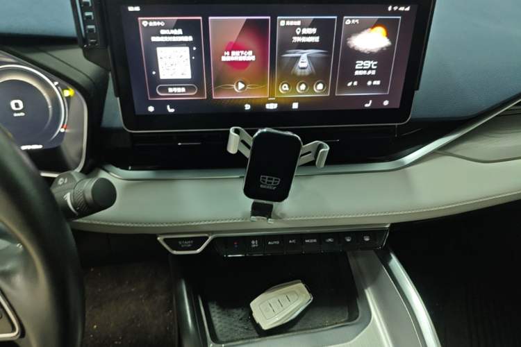 Used Geely Auto Preface 2021 Revised Version 2.0TD Luxury Edition Audio And AC Panel