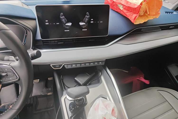 Used Geely Auto Preface 2021 2.0TD Luxury Version Audio And AC Panel