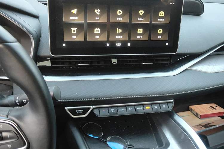 Used Geely Auto Preface 2021 2.0TD Luxury Version Audio And AC Panel