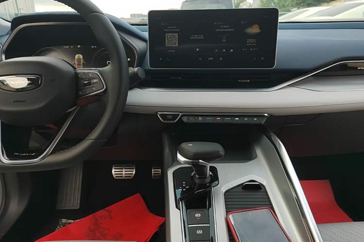 Used Geely Auto Preface 2021 2.0TD Luxury Version Audio And AC Panel