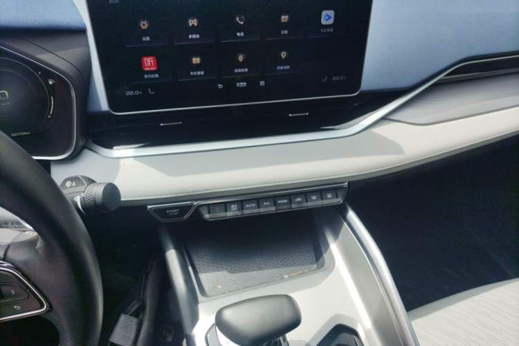 Used Geely Auto Preface 2021 2.0TD Luxury Version Audio And AC Panel