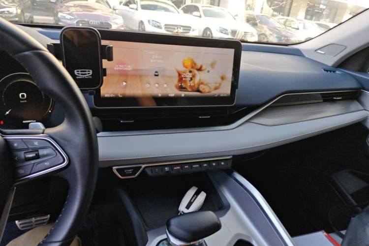 Used Geely Auto Preface 2021 Revised Version 2.0TD Luxury Edition Audio And AC Panel