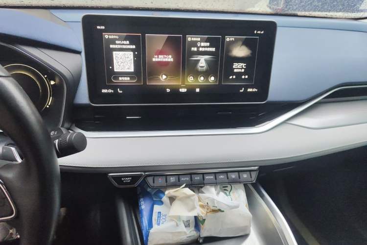 Used Geely Auto Preface 2021 2.0TD Luxury Version Audio And AC Panel