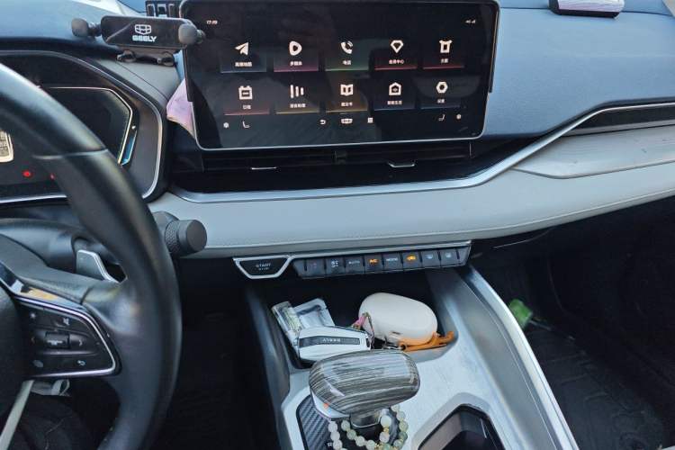 Used Geely Auto Preface 2021 Revised Version 2.0TD Luxury Edition Audio And AC Panel