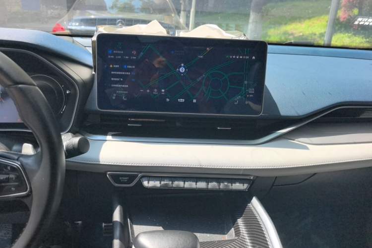 Used Geely Auto Preface 2021 2.0TD Luxury Version Audio And AC Panel