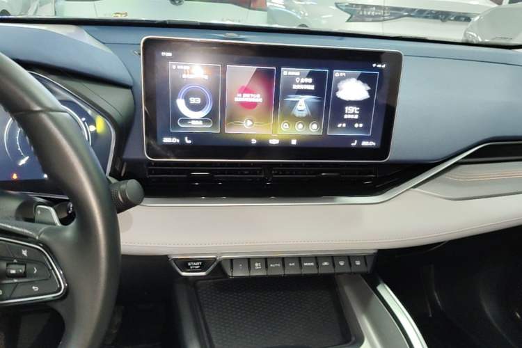 Used Geely Auto Preface 2021 Revised Version 2.0TD Luxury Edition Audio And AC Panel